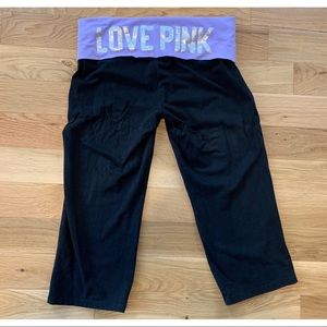 Victoria’s Secret Pink cropped yoga pants